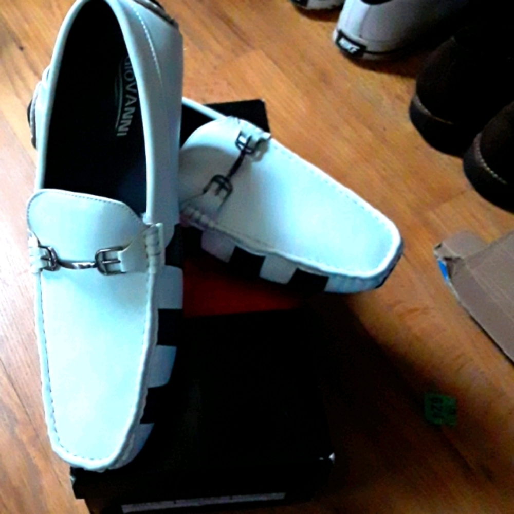 Black and white Giovanni slip on